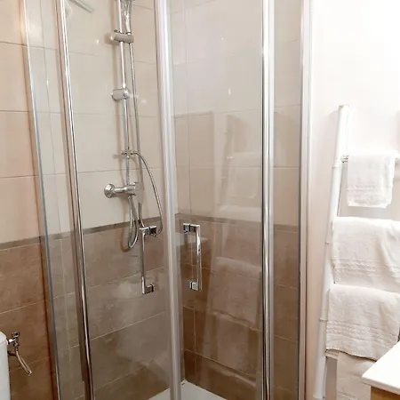 Hotel Restaurant Le Gout Des Hotes